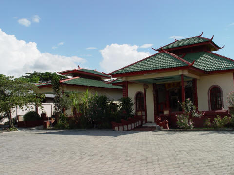 CLICK HERE - Dili's Chinese Temple
